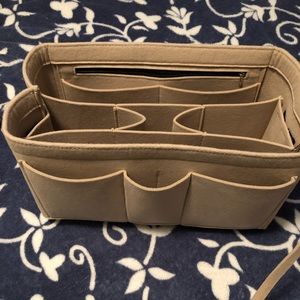 Neverfull GM Organzier! Great used condition.